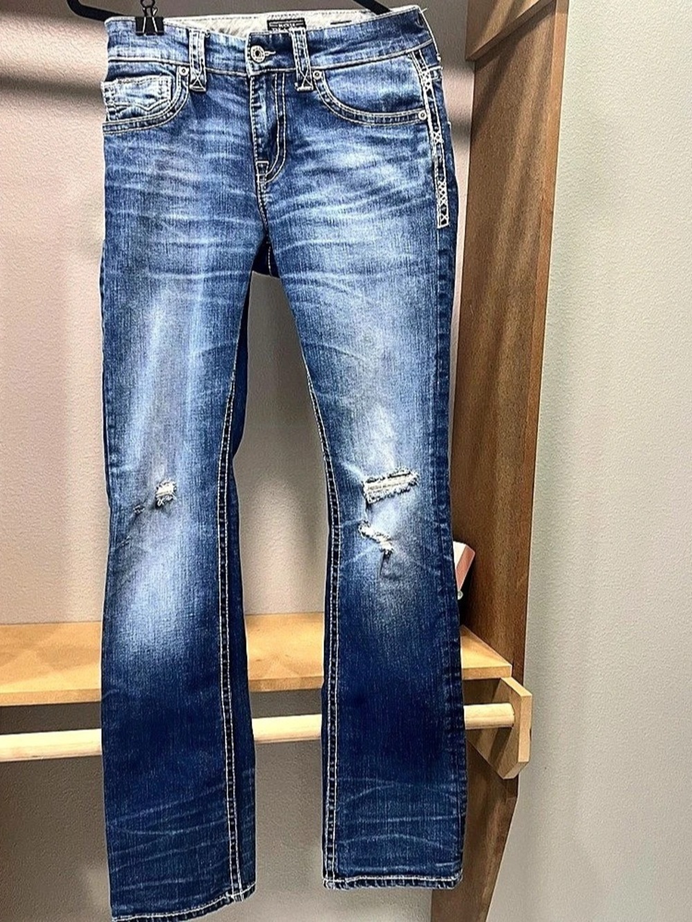 Buckle   Cut Jeans in Blue Waist 29L